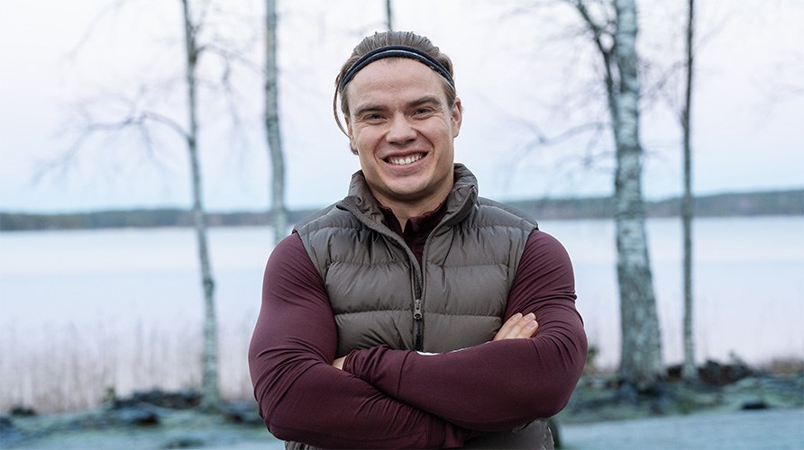 Markus Heinonen on monitoimiurheilija, joka kilpailee niin CrossFitiss� kuin painonnostossa.